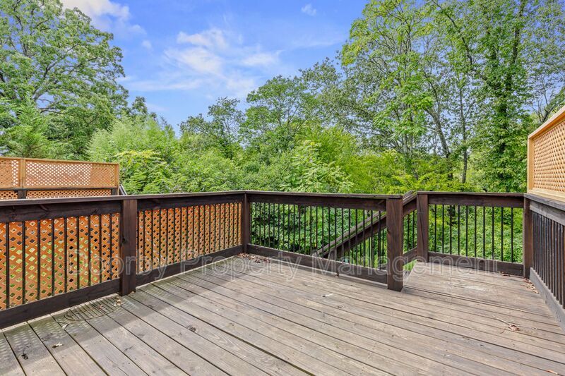 Building Photo - 717 Ladd Ave