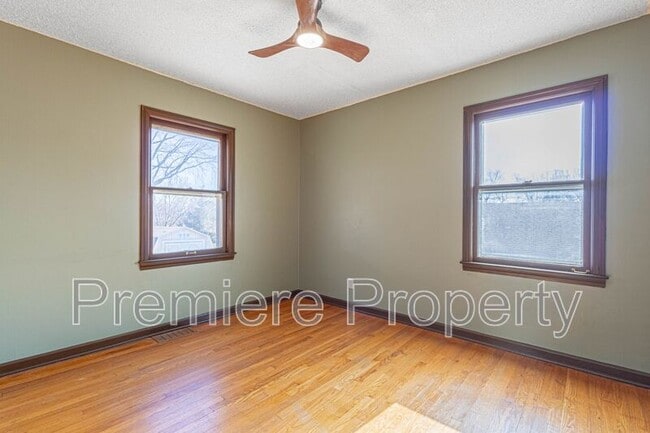 Building Photo - 6123 Hadley St