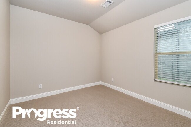 Building Photo - 1413 Rolling Fox Dr