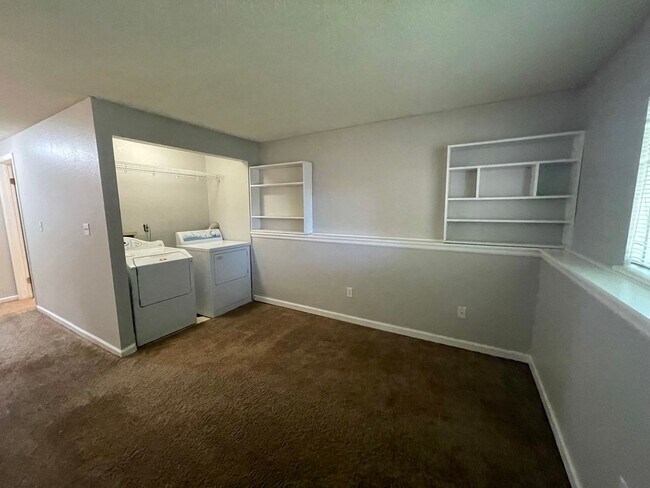 Building Photo - This is a gem!