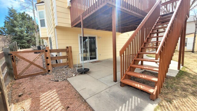 Building Photo - 15668 Dawson Creek Dr