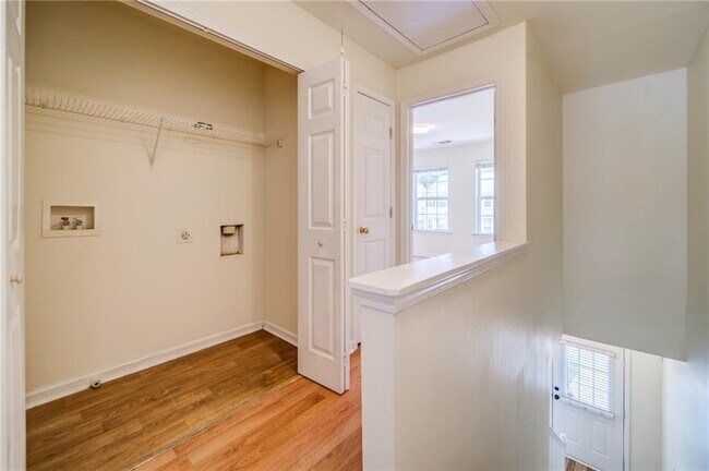 Building Photo - 3285 Hidden Cove Cir NW