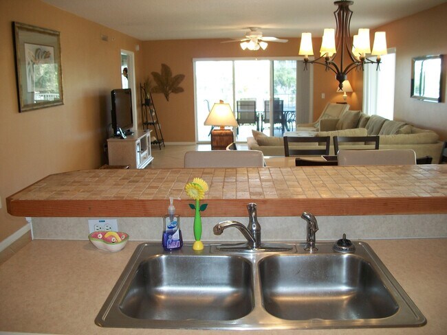 Building Photo - BEAUTIFULLY FURNISHED, 3 BEDROOM 2 BATH,  VACATION CONDO!