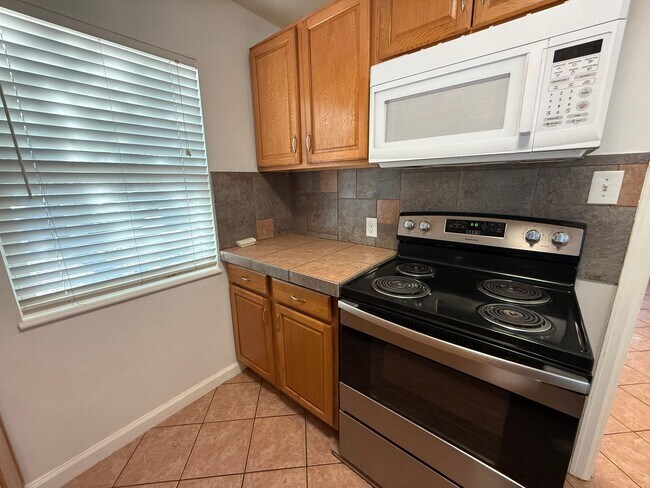 Building Photo - Cozy & Stylish Home Near Anschutz