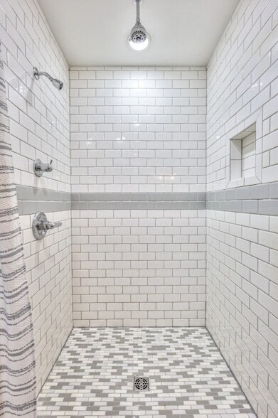 Building Photo - 1059 S Cross Bridges Rd