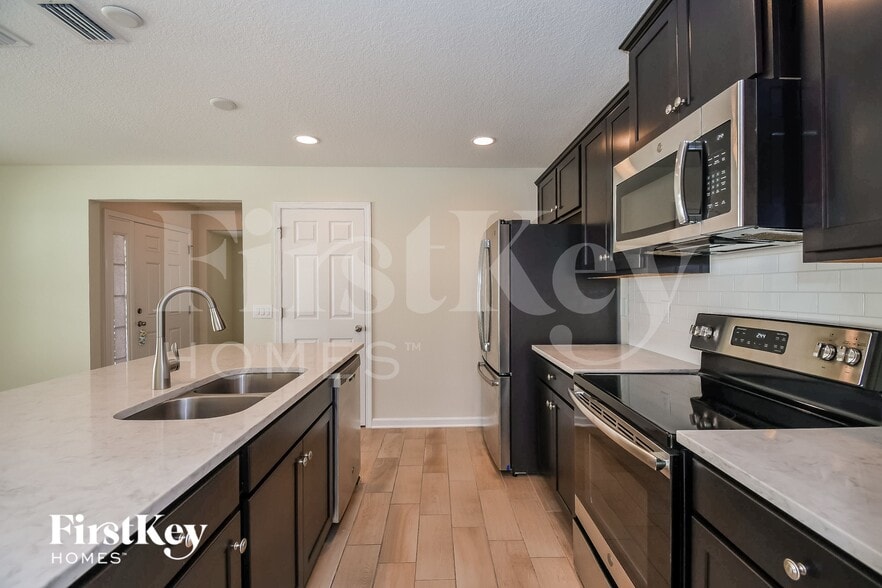 Building Photo - 229 Santorini Ct