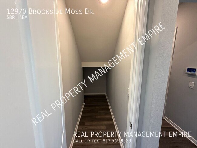 Building Photo - 12970 Brookside Moss Dr