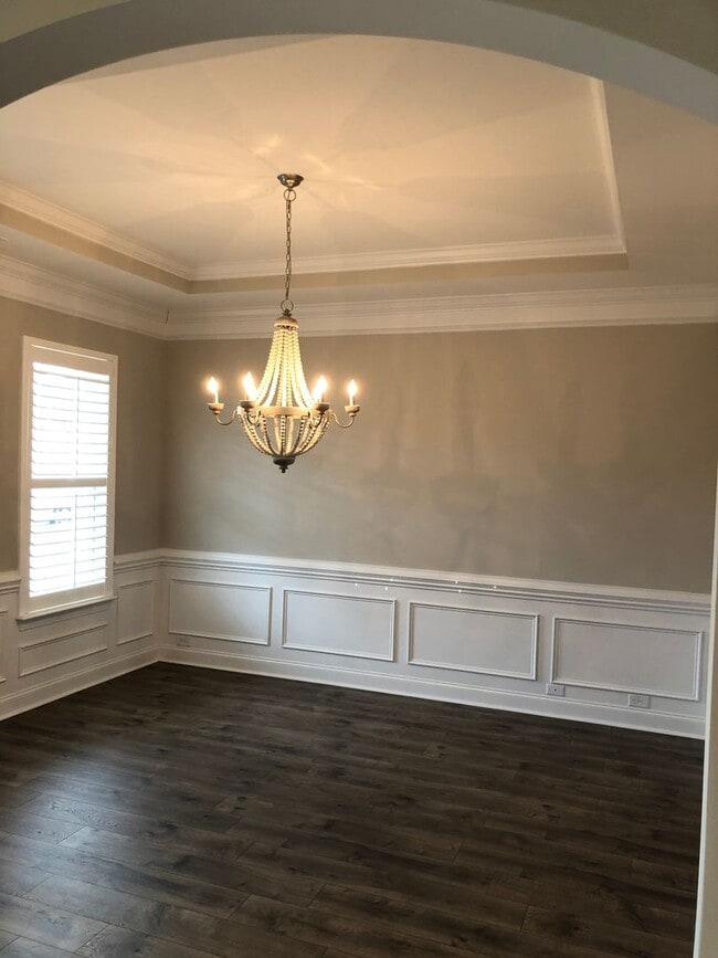 Building Photo - Beautiful like new home with full finished basement