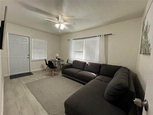 Building Photo - 1317 NW 2nd Ave