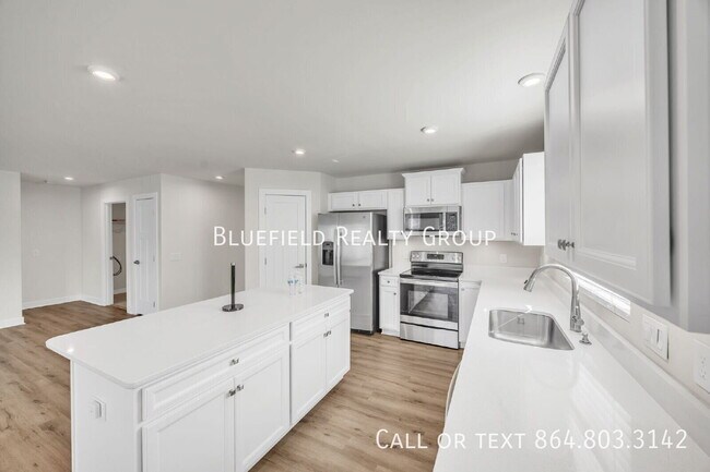 Building Photo - 128 Sylvester St