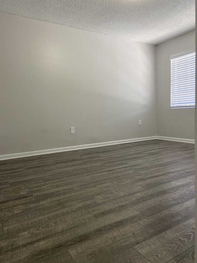 Building Photo - 4752 NW 59th Manor