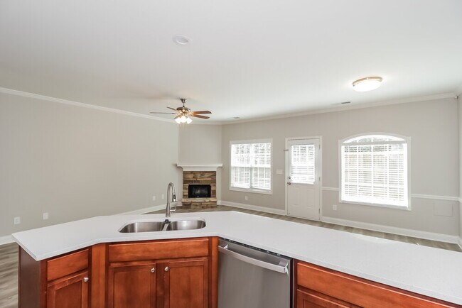 Building Photo - 252 Derby Ct