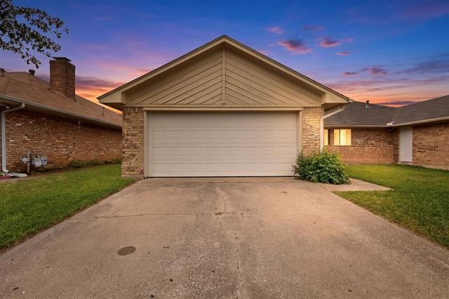 Building Photo - 3725 Northridge Dr