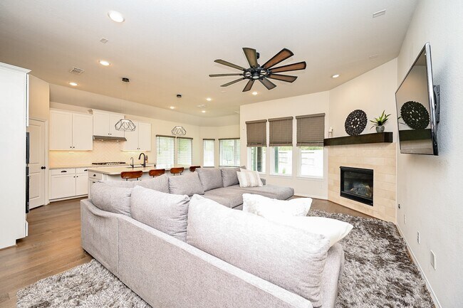 Building Photo - 30718 Parkside Passage Dr