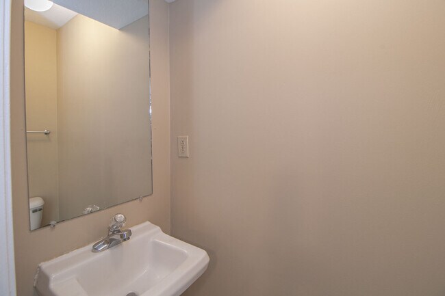 Building Photo - 363 Peabody Dr