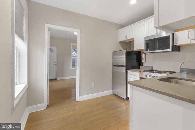 Building Photo - 1302 N 19th St
