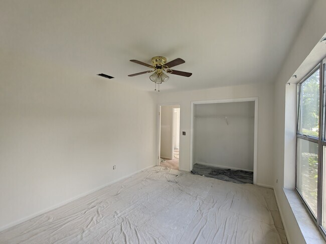 Building Photo - 6133 NW 33 St
