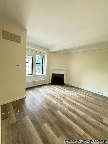 Building Photo - 62 Boylston St