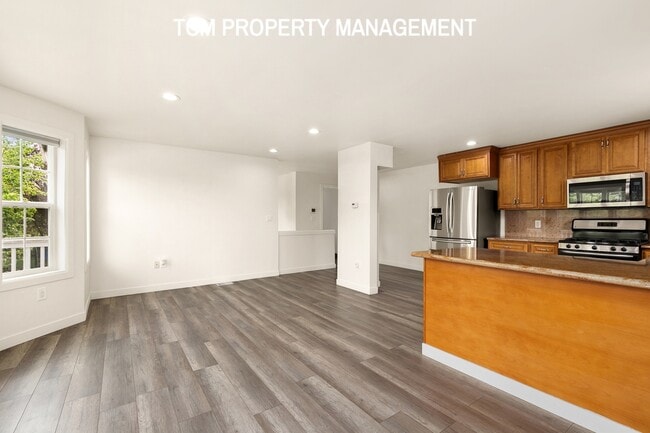 Building Photo - 2317 S 128th St