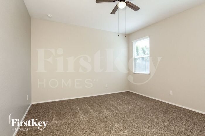 Building Photo - 8492 S 256th Dr