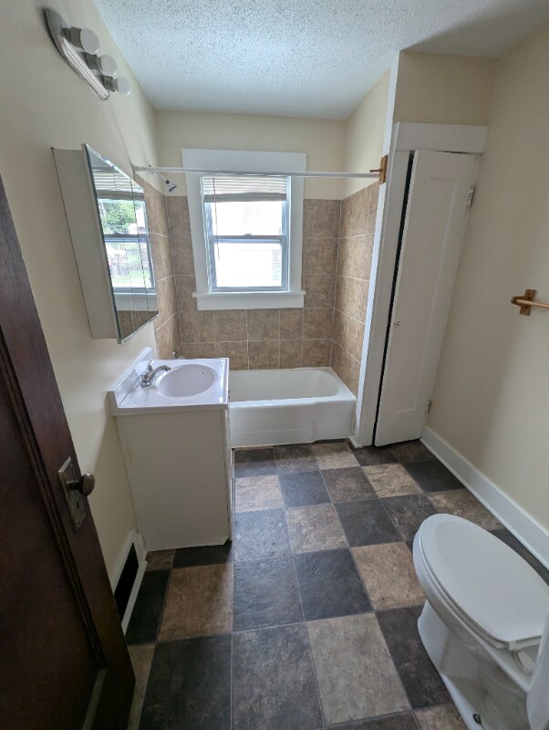 Building Photo - 3020 Titus Ave