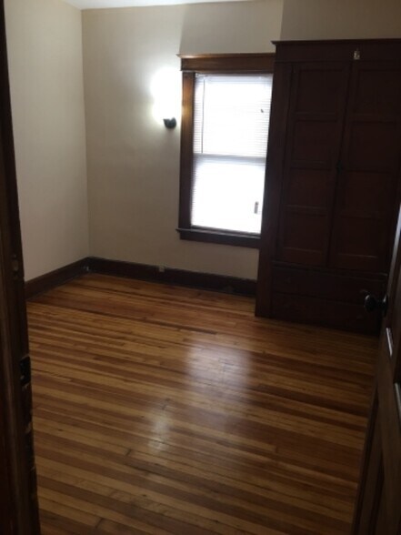 Building Photo - 50 Moeller St