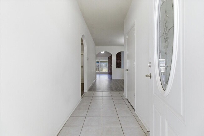 Building Photo - Teal Run Place Court, Fresno, TX 77545 - 4 BR 2 BA single-family home