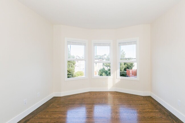 Building Photo - 430 Baker