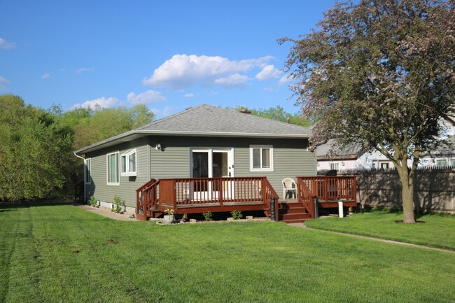Building Photo - 42527 N Forest Ln