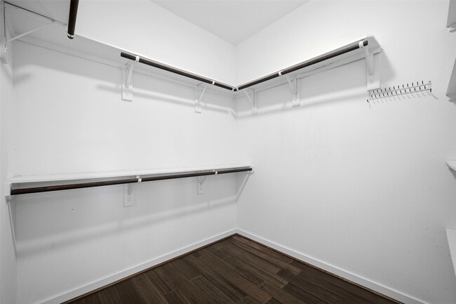 Building Photo - 605 Dumble St