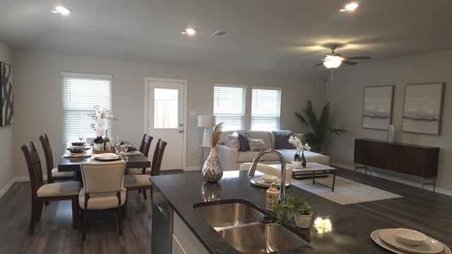 Building Photo - 3401 Triumph Dr