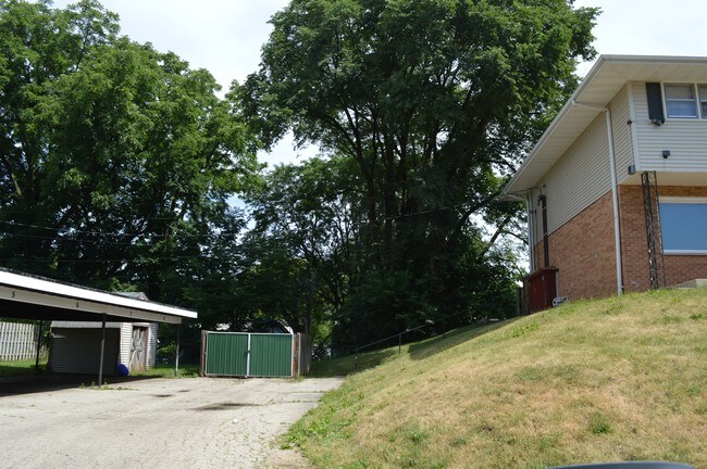 Building Photo - 1719 Remington Rd