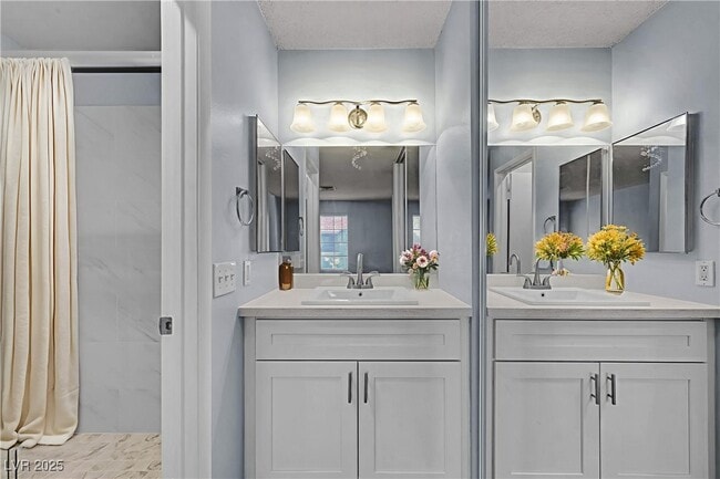 Building Photo - 4730 Nara Vista Way