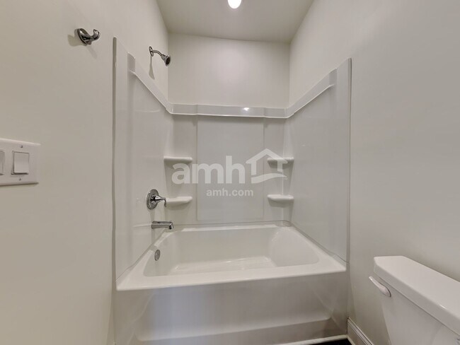 Building Photo - 909 Headland Wy