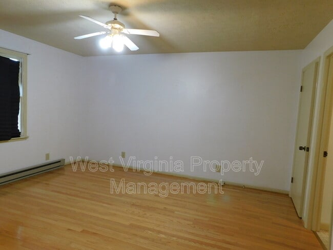Building Photo - 297 Silo Ln