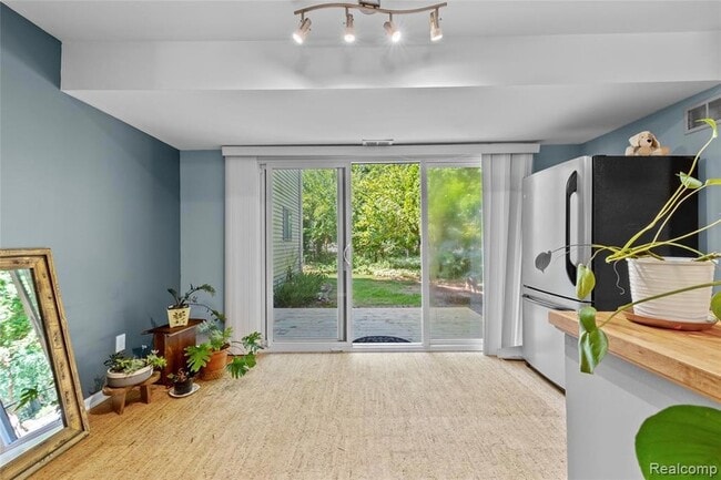 Building Photo - 1570 Streamwood Ct