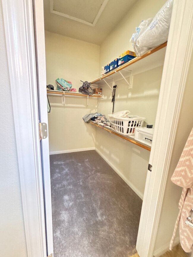 Building Photo - Del Web Rental 2 Bedroom
