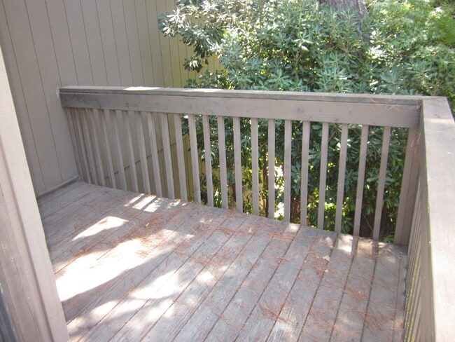 Building Photo - Cute and Cozy 1 Bedroom Condo in Gated Tim...