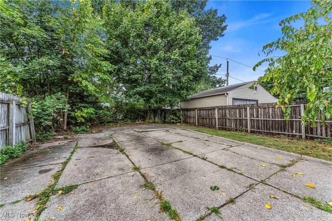 Building Photo - 11301 Fortune Ave