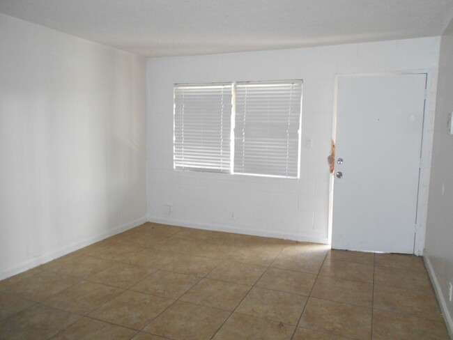 Building Photo - Charming 1-Bedroom Condo for Rent!