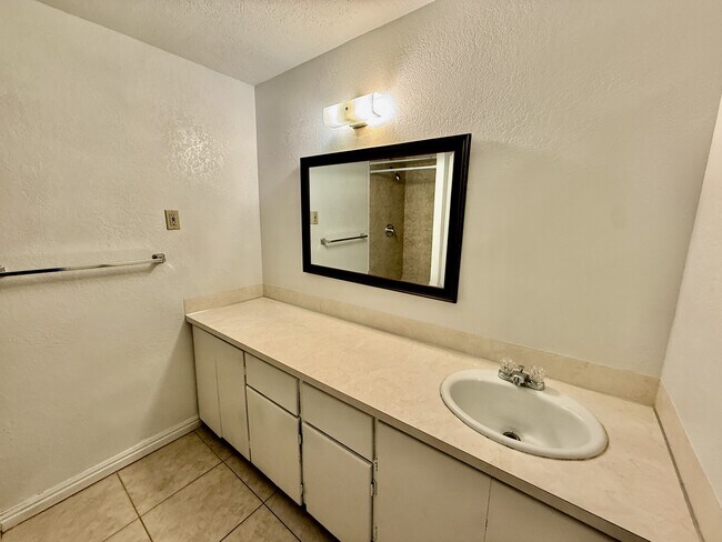 Building Photo - 1247 N 700 W