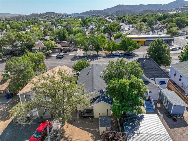 Building Photo - Home and Office potential!