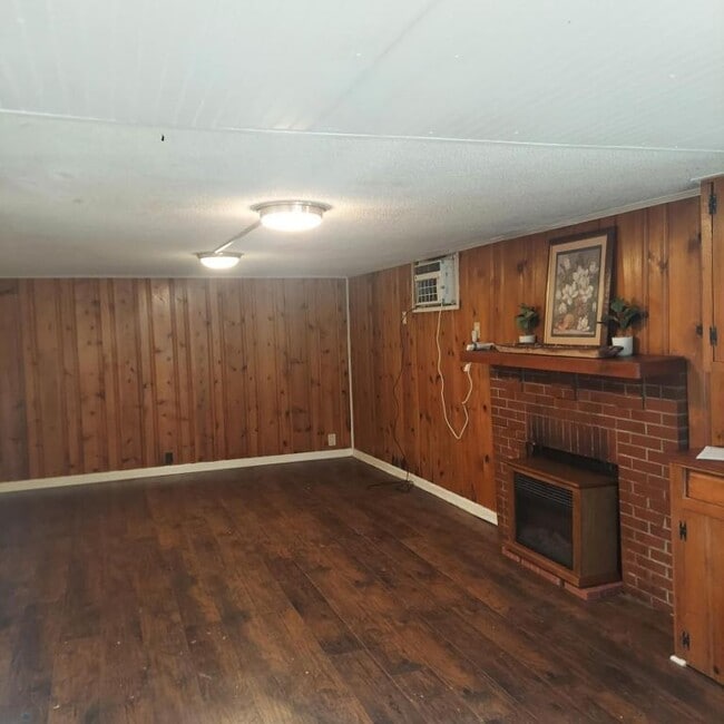 Building Photo - 450 Highland Ave NW