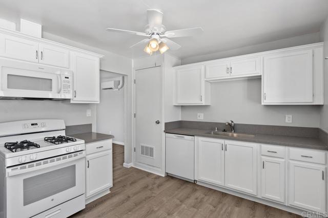 Building Photo - 9263 Earl St