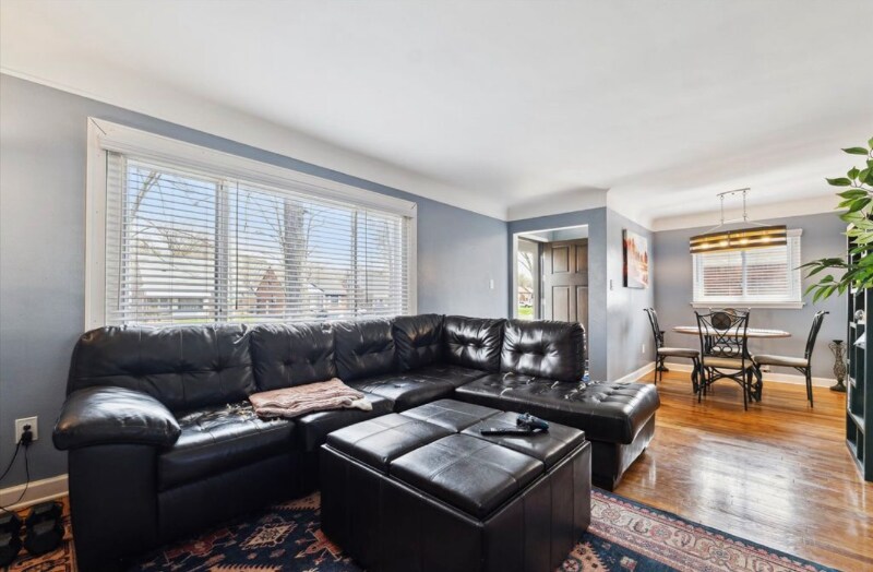 Building Photo - 452 Sunningdale Dr