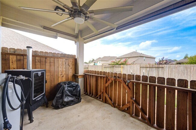 Building Photo - 30434 Butternut Oak Ln