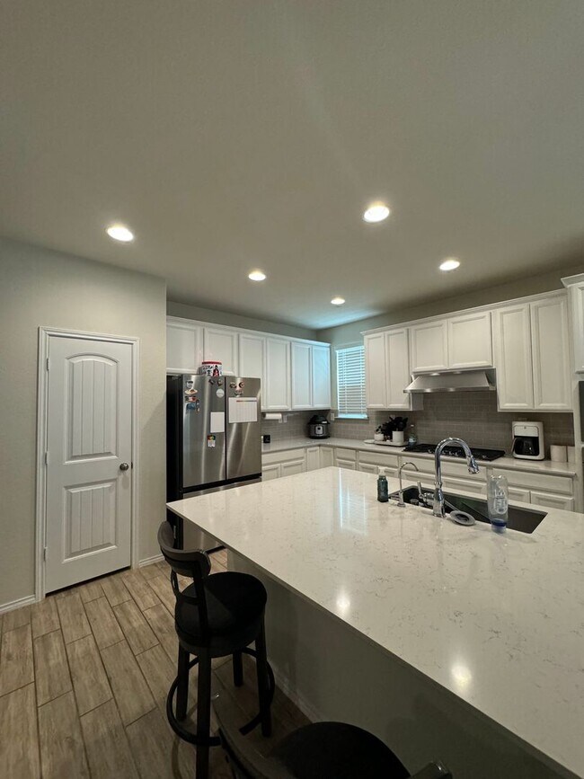 Building Photo - Beautiful 4 BD/3 BA Home Available off Wiseman Rd/Far West San Antonio! Available JULY 1st!