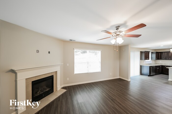 Building Photo - 940 Valley Cir