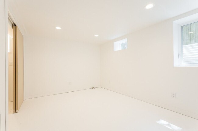 Building Photo - se54th