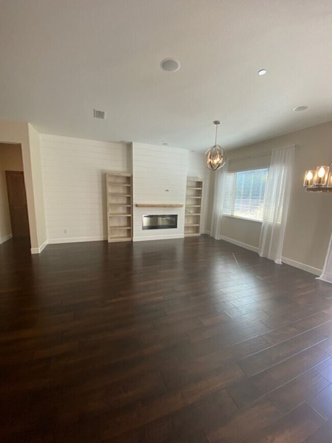 Building Photo - 2256 Ranch View Dr